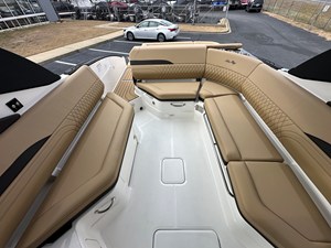 2026 Sea Ray SLX 280 18