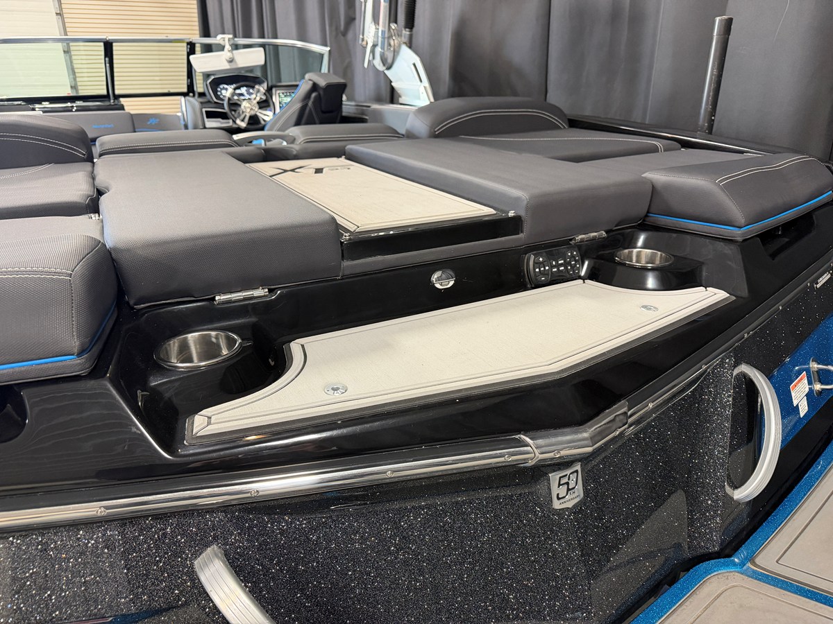 2018 Mastercraft XT23 10