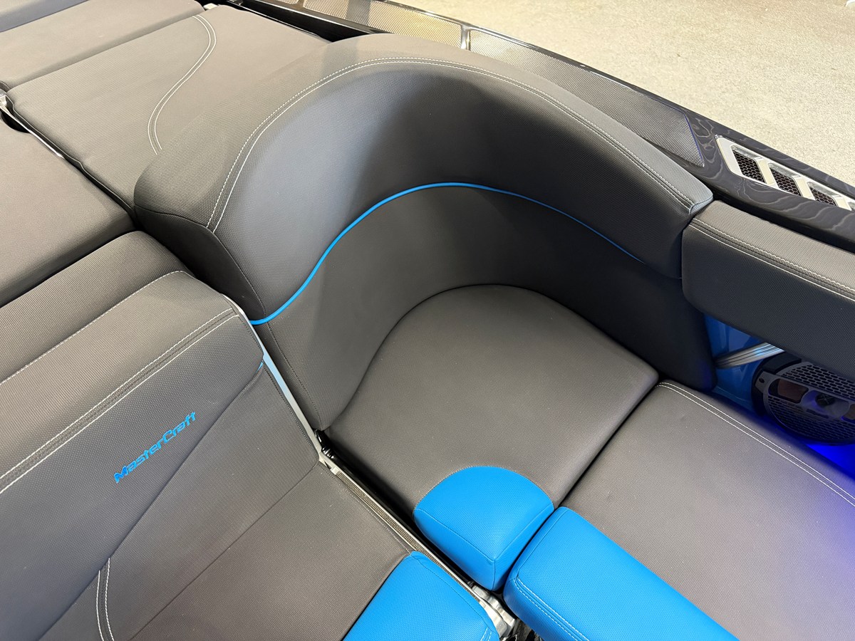 2018 Mastercraft XT23 34
