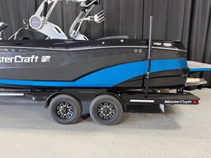 2018 Mastercraft XT23 81