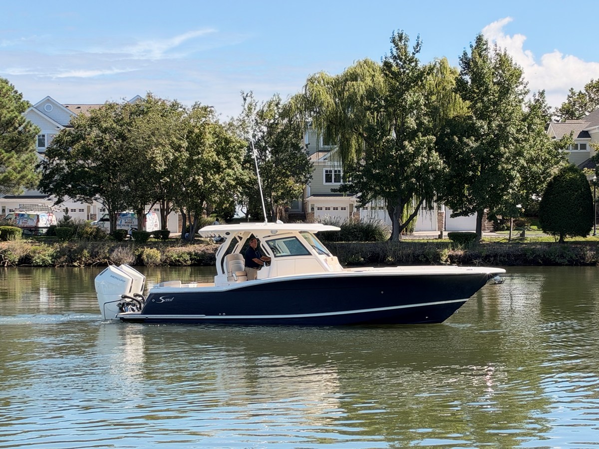 2027 Scout 330 LXF 1
