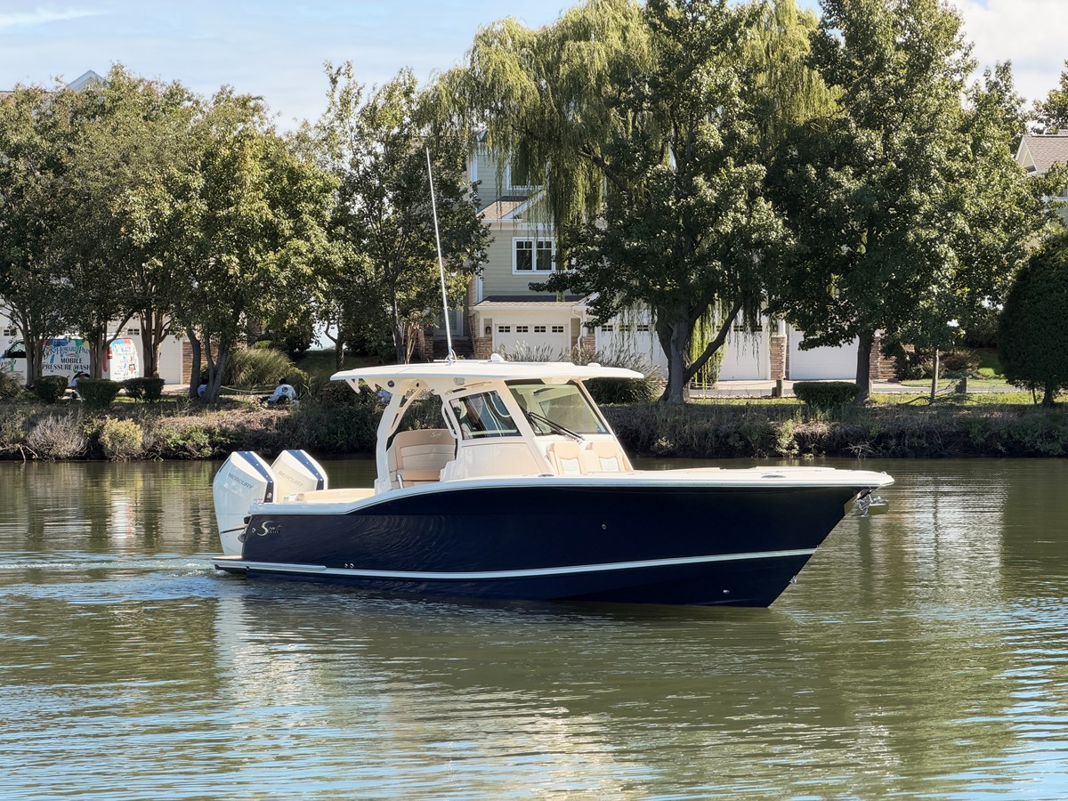 2027 Scout 330 LXF 2