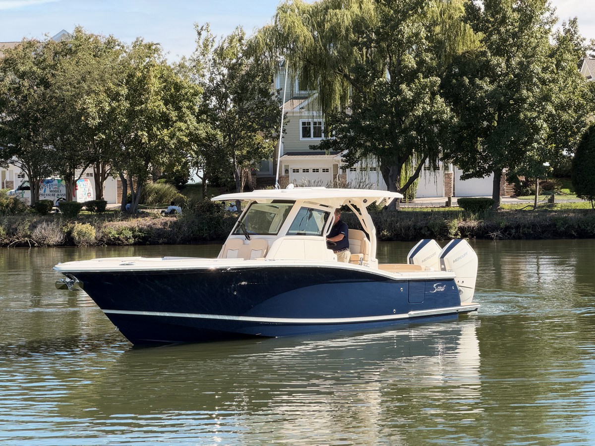 2027 Scout 330 LXF 5