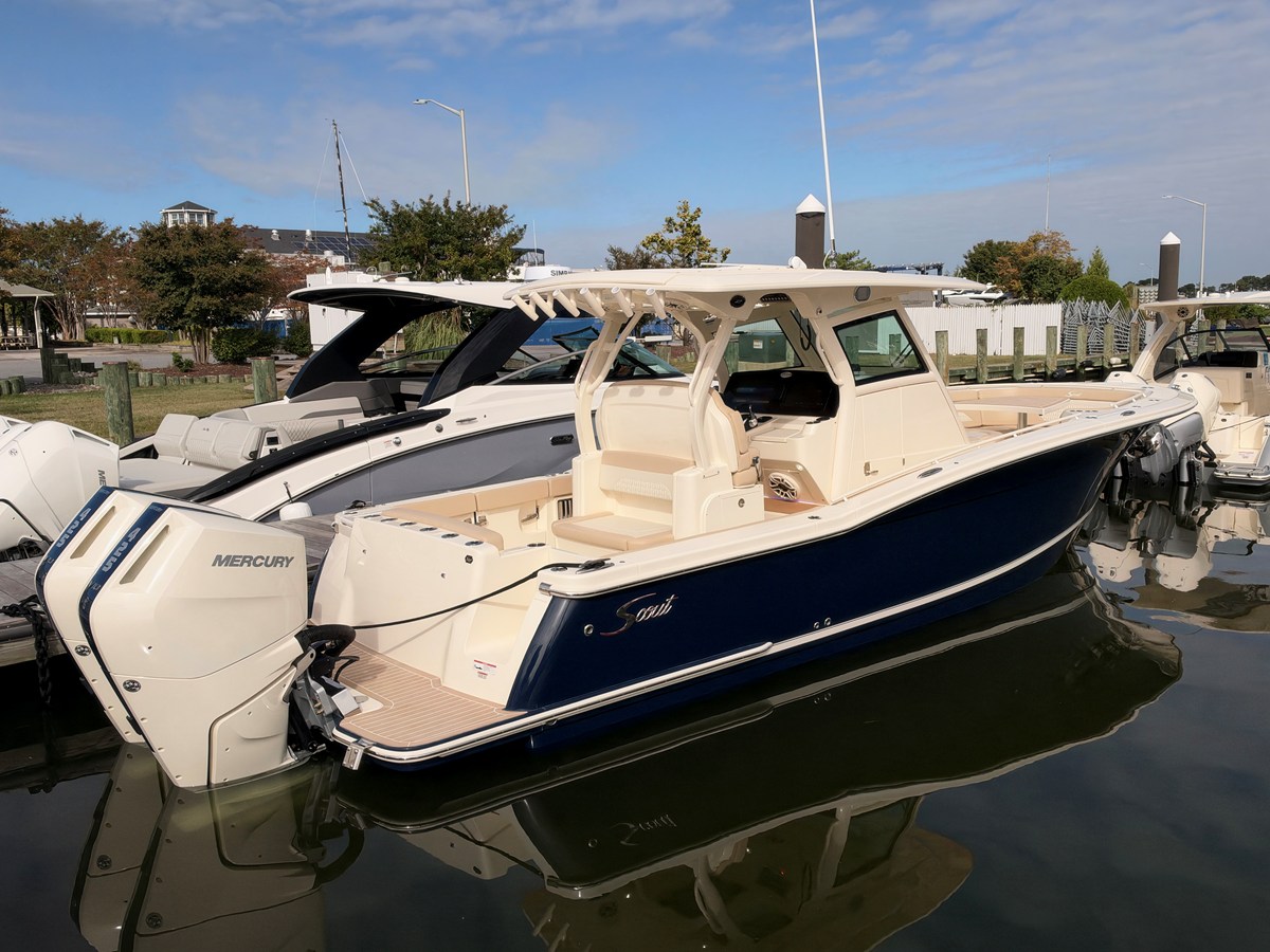 2027 Scout 330 LXF 10