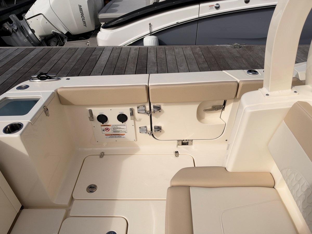 2027 Scout 330 LXF 20