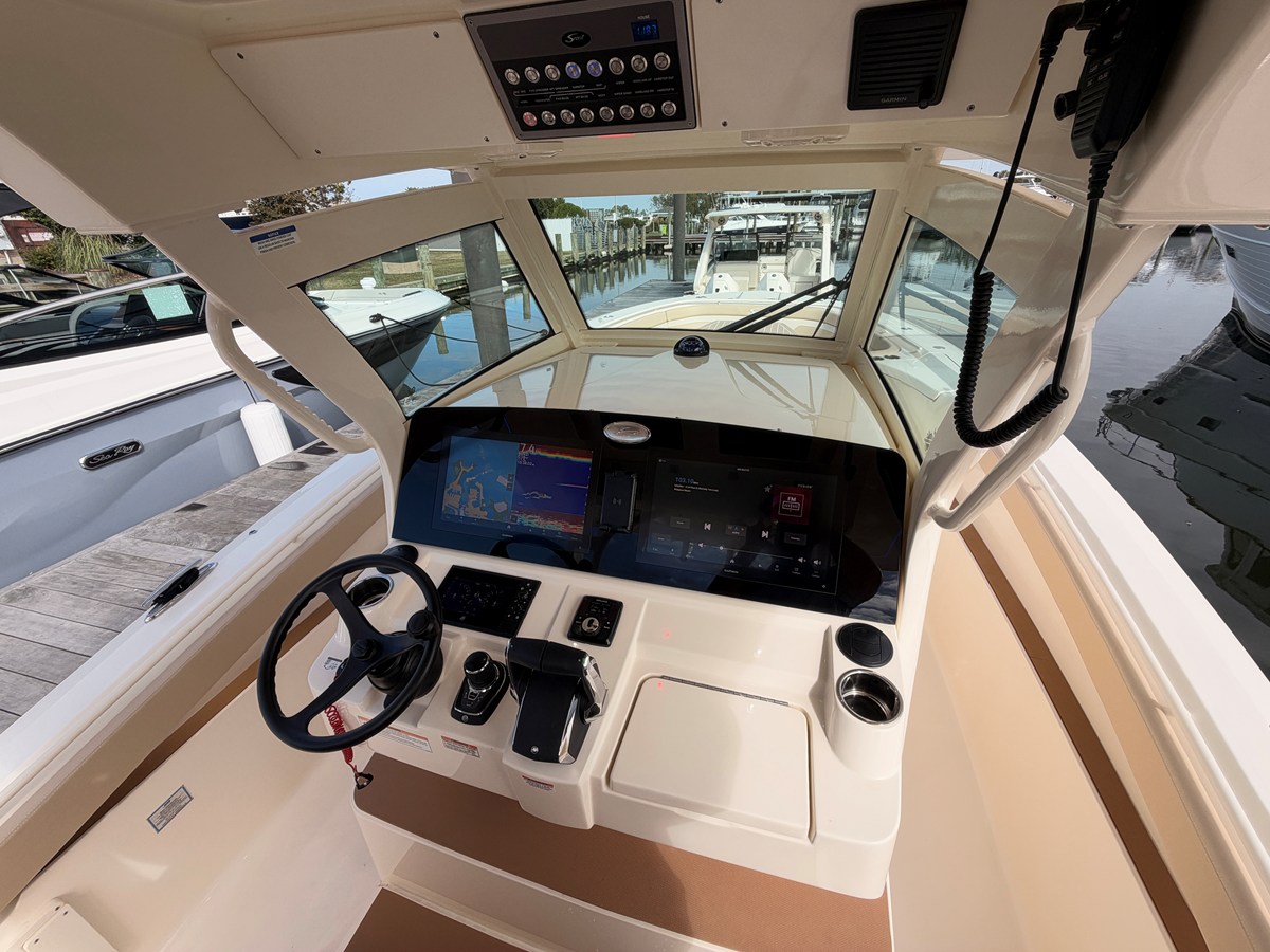 2027 Scout 330 LXF 31