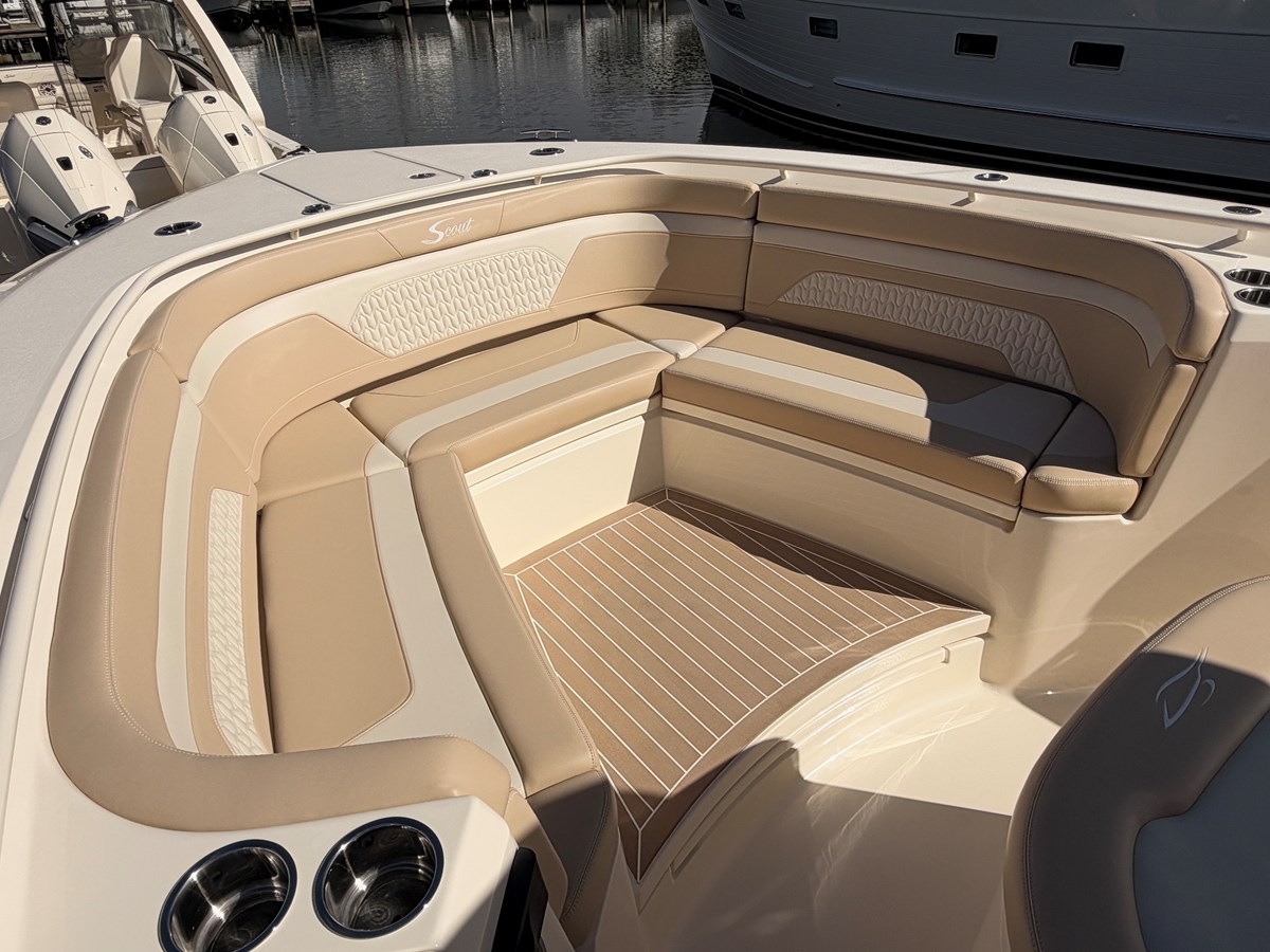 2027 Scout 330 LXF 40