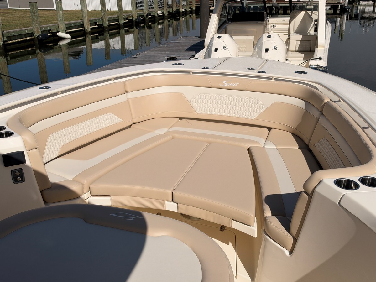 2027 Scout 330 LXF 42