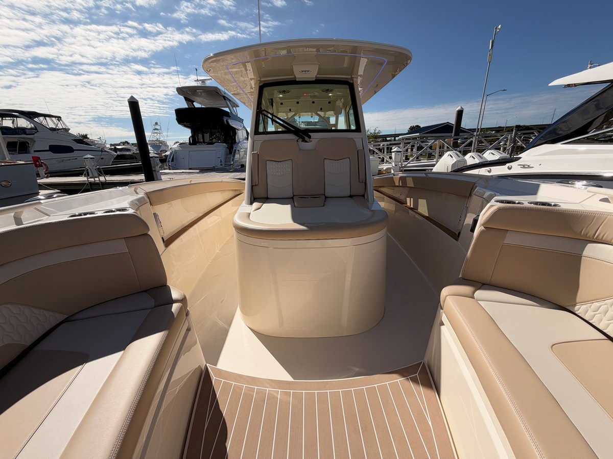 2027 Scout 330 LXF 46
