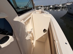 2027 Scout 330 LXF 27