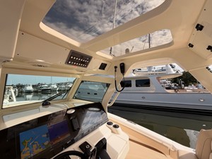 2027 Scout 330 LXF 30