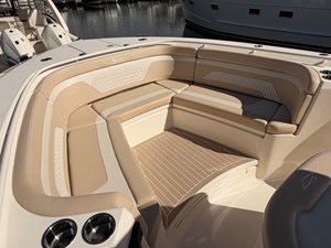 2027 Scout 330 LXF 40