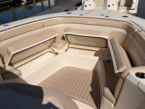2027 Scout 330 LXF 43