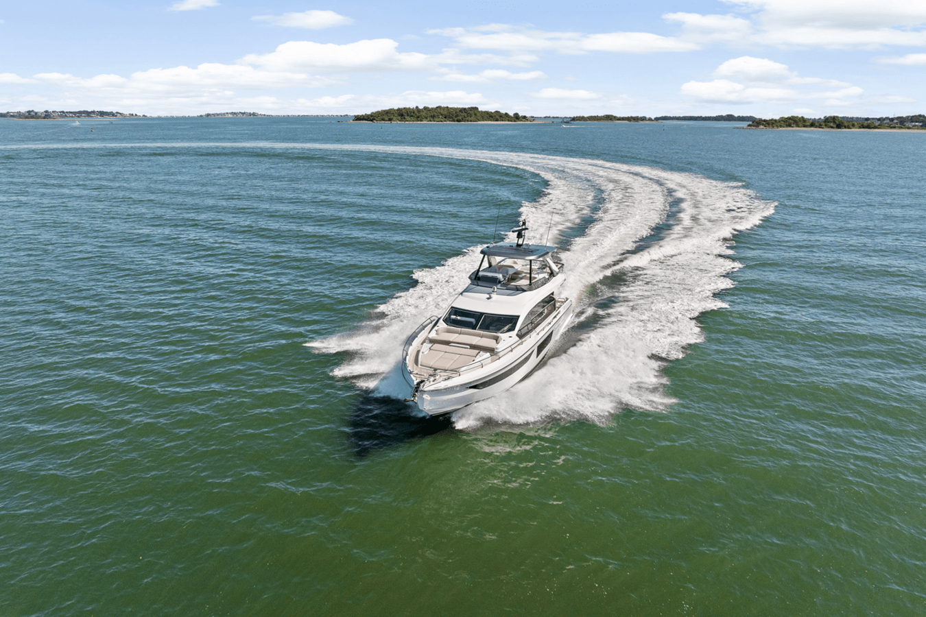 2026 Azimut Fly 68 5