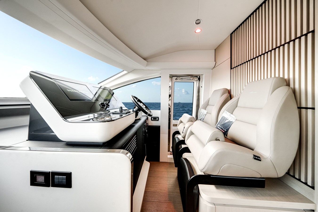2026 Azimut Fly 68 22