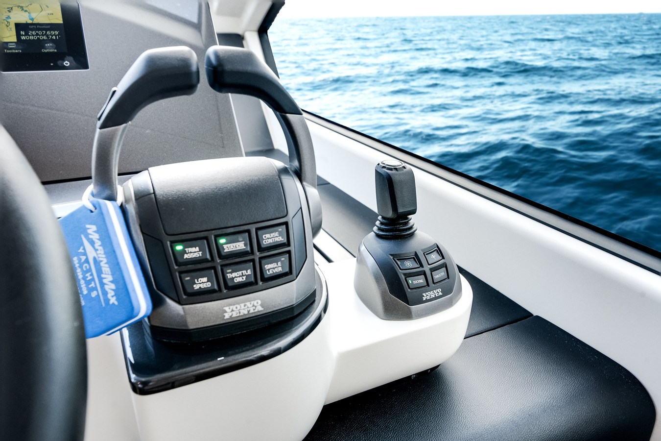2026 Azimut Fly 68 25