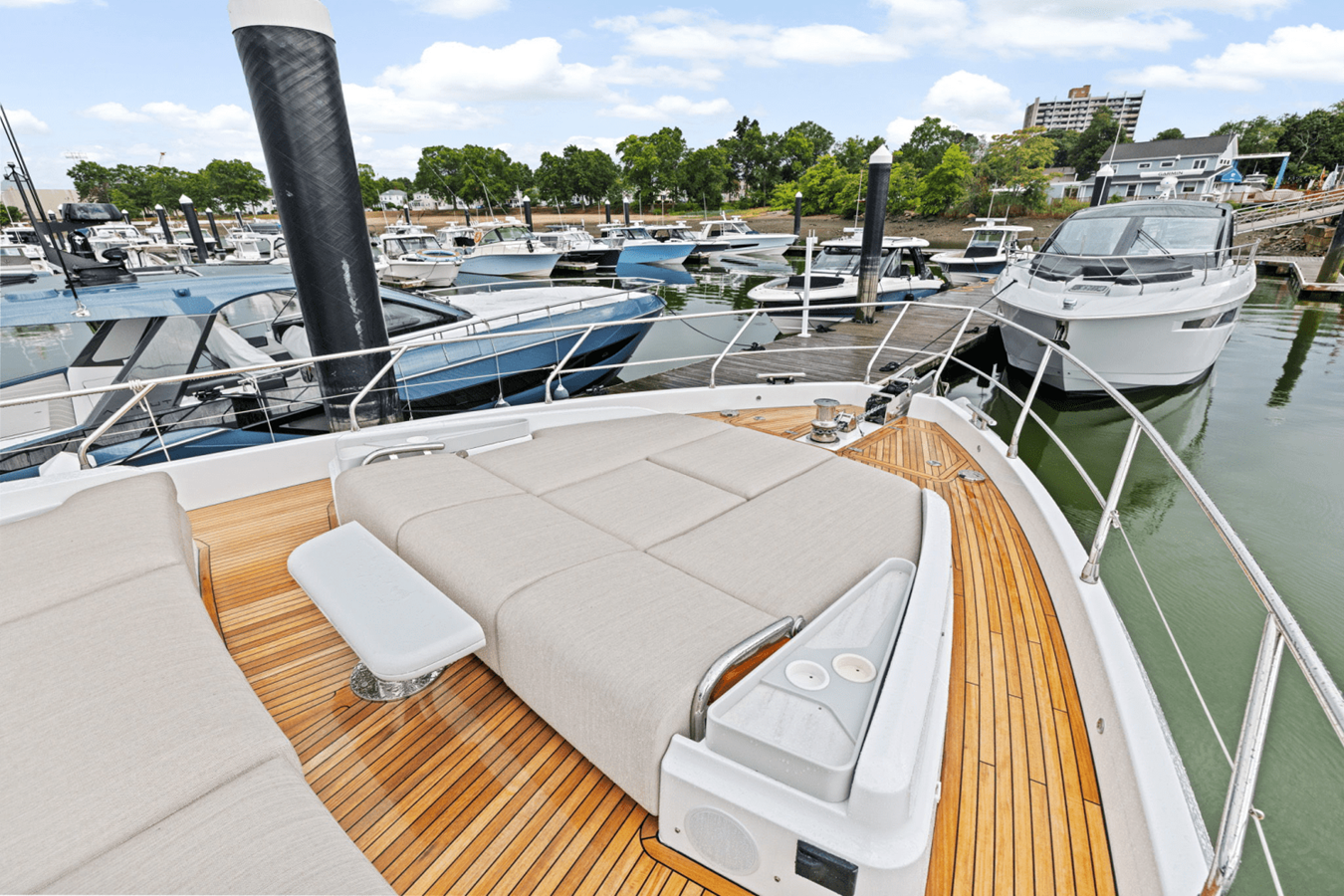 2026 Azimut Fly 68 53