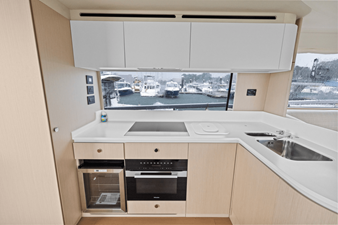 2026 Azimut Fly 68 16