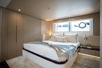 2026 Azimut Fly 68 47