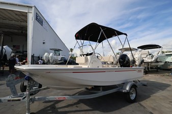 Boston Whaler 150 Montauk 0 2027 Boston Whaler 150 Montauk 1