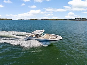 Boston Whaler 380 Outrage 3 2024 Boston Whaler 380 Outrage 4