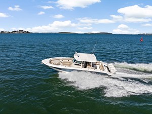 Boston Whaler 380 Outrage 4 2024 Boston Whaler 380 Outrage 5