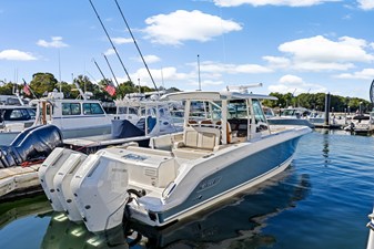 Boston Whaler 380 Outrage 5 2024 Boston Whaler 380 Outrage 6