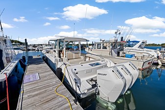 Boston Whaler 380 Outrage 8 2024 Boston Whaler 380 Outrage 9