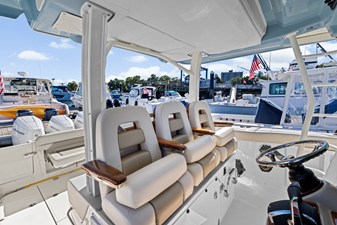 Boston Whaler 380 Outrage 17 2024 Boston Whaler 380 Outrage 18