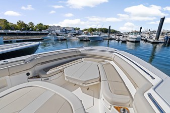 Boston Whaler 380 Outrage 38 2024 Boston Whaler 380 Outrage 39