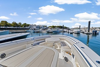 Boston Whaler 380 Outrage 41 2024 Boston Whaler 380 Outrage 42
