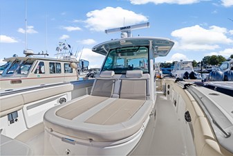 Boston Whaler 380 Outrage 42 2024 Boston Whaler 380 Outrage 43