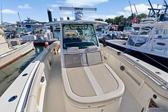 Boston Whaler 380 Outrage 43 2024 Boston Whaler 380 Outrage 44