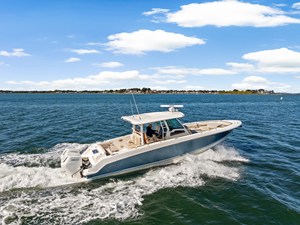 Boston Whaler 380 Outrage 45 2024 Boston Whaler 380 Outrage 46