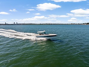Boston Whaler 380 Outrage 46 2024 Boston Whaler 380 Outrage 47