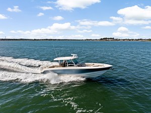 Boston Whaler 380 Outrage 48 2024 Boston Whaler 380 Outrage 49