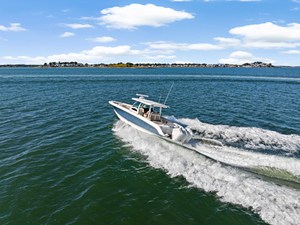 Boston Whaler 380 Outrage 50 2024 Boston Whaler 380 Outrage 51