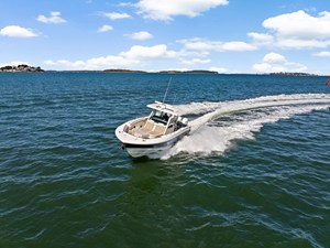 Boston Whaler 380 Outrage 52 2024 Boston Whaler 380 Outrage 53