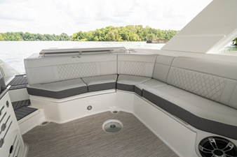 Sea Ray 310 SLX OB 14 2021 Sea Ray 310 SLX OB 15