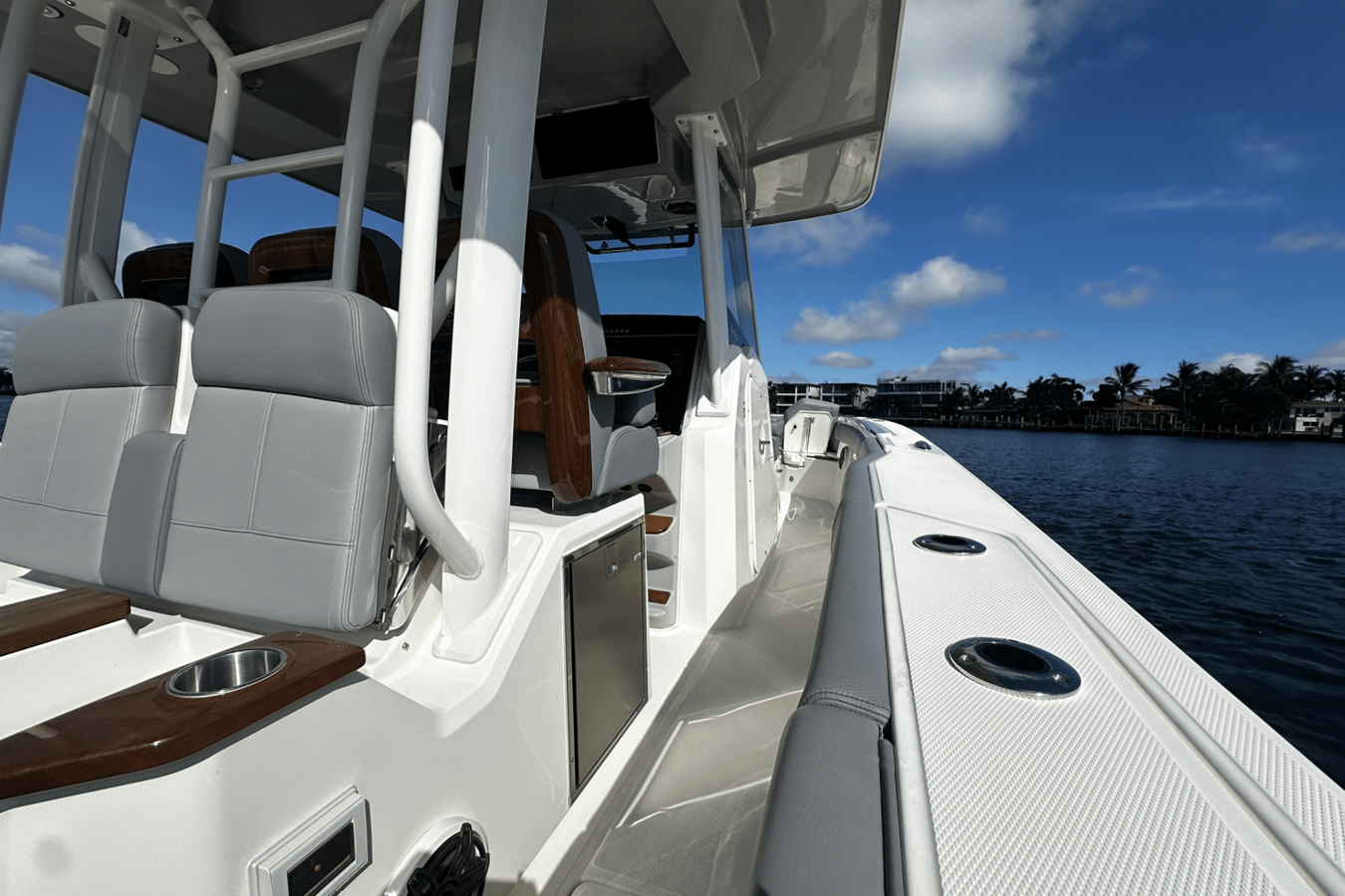 2026 Boston Whaler 360 Outrage 30