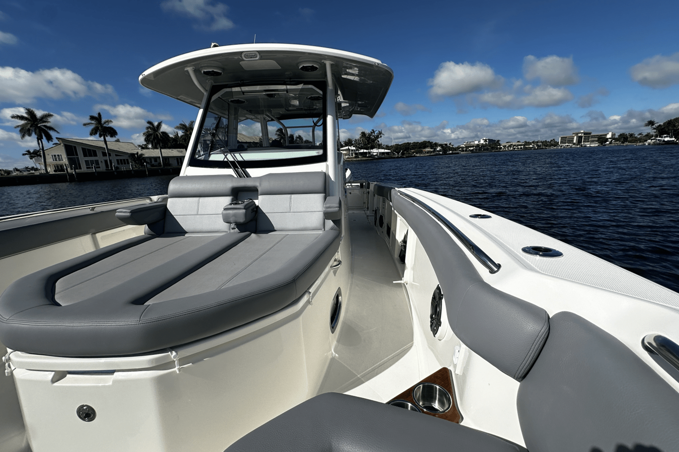 2026 Boston Whaler 360 Outrage 38