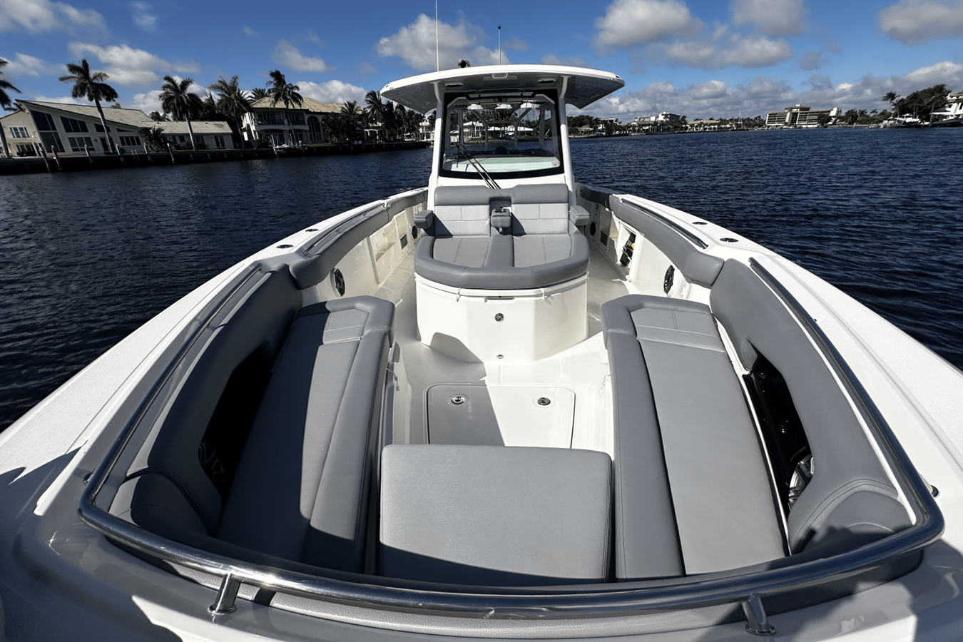2026 Boston Whaler 360 Outrage 41