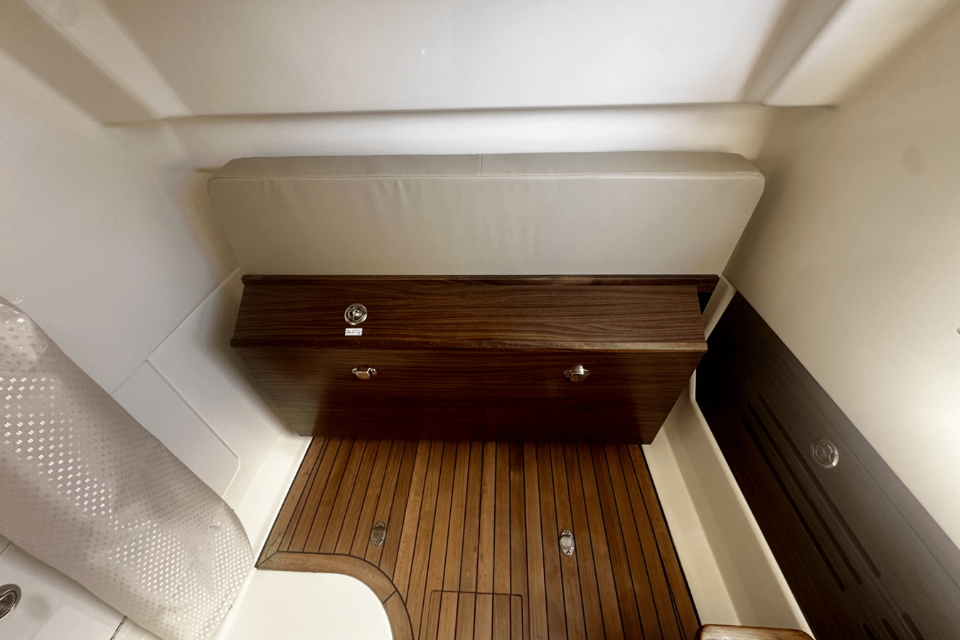 2026 Boston Whaler 360 Outrage 46