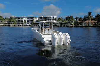 2026 Boston Whaler 360 Outrage 8