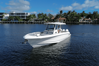 2026 Boston Whaler 360 Outrage 15