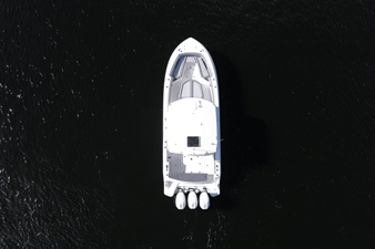 2026 Boston Whaler 360 Outrage 16