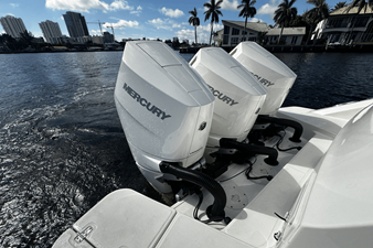 2026 Boston Whaler 360 Outrage 19