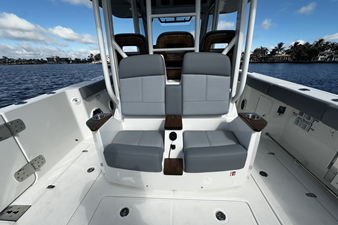 2026 Boston Whaler 360 Outrage 28