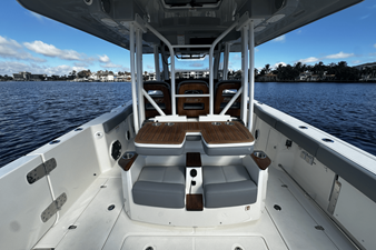 2026 Boston Whaler 360 Outrage 29