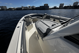 2026 Boston Whaler 360 Outrage 37